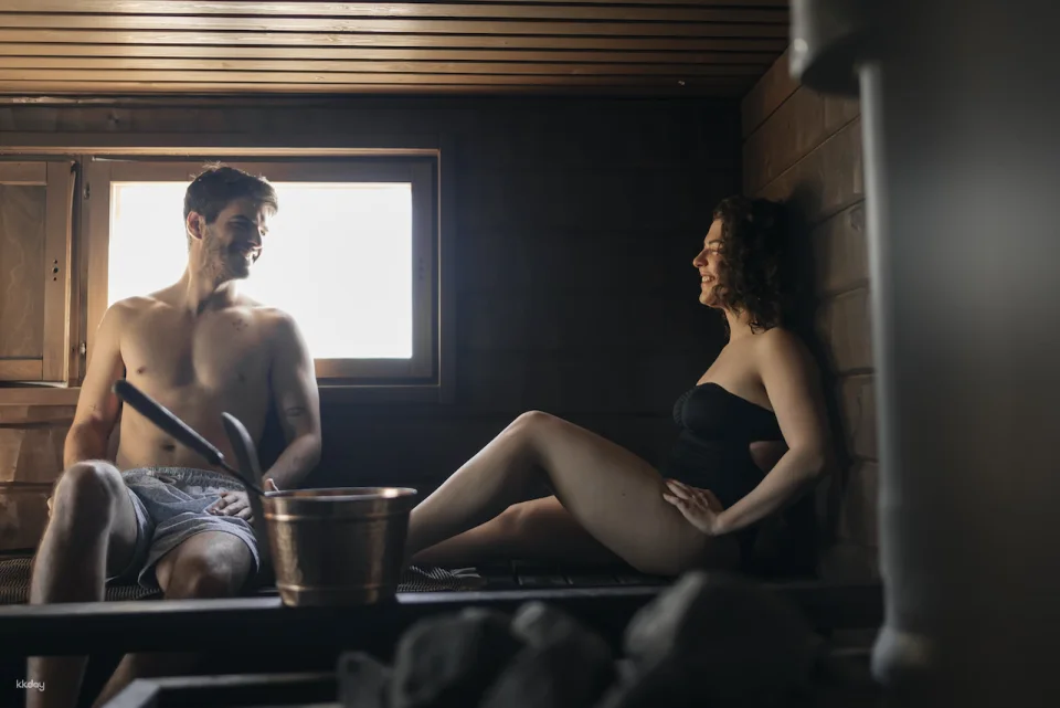Private Arctic Forest Sauna and Jacuzzi with Northern Lights | Finland