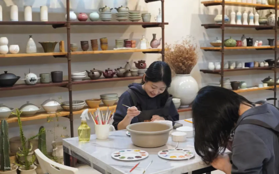 [Seoul/Gangnam]Spin Your Own Moon Jar — Hands-on Korean Pottery Class