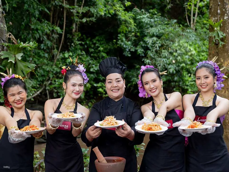 Chiang Mai Cultural Experience: Lanna Thai Dress, White Castle, Doi Suthep & Baan Kang Wat (573193)