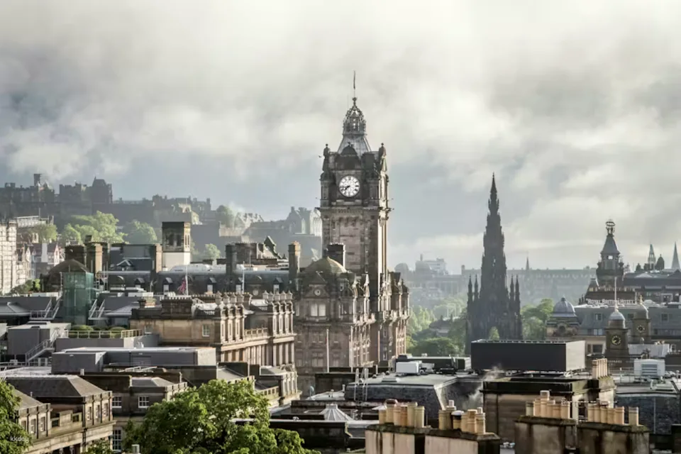 Edinburgh: Royal Attractions Tickets + Hop-On Hop-Off Bus Tour | UK