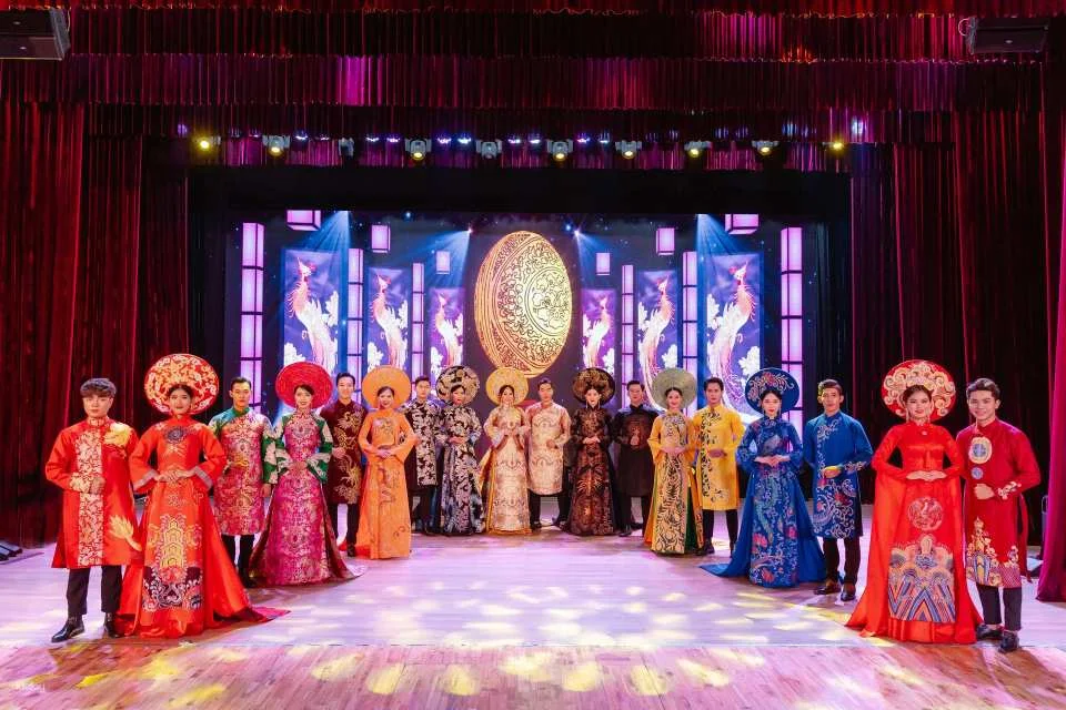 Da Nang: Ao Dai Show