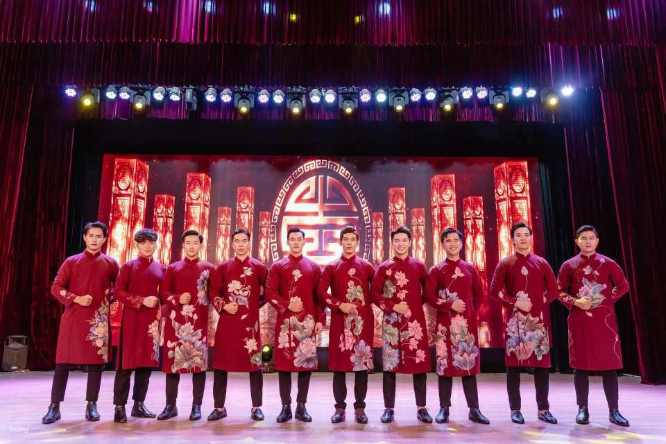 Da Nang: Ao Dai Show