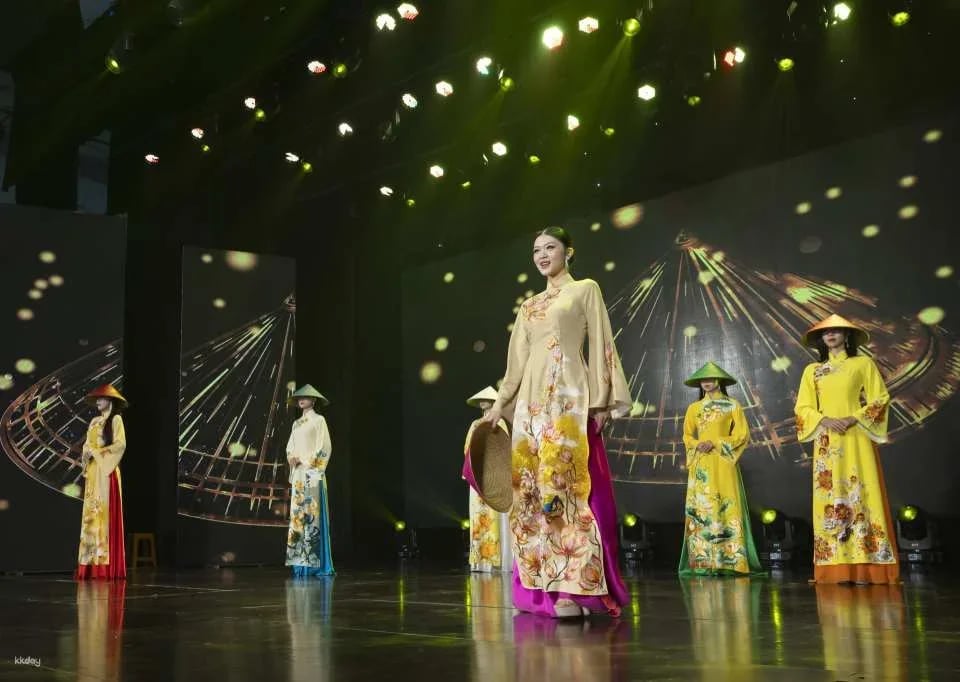 Da Nang: Ao Dai Show