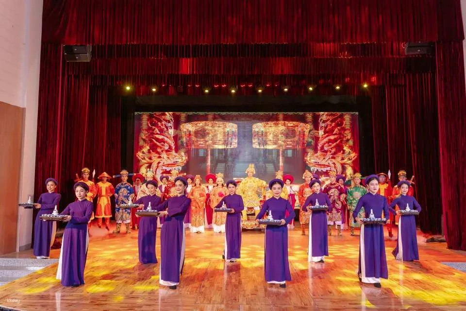 Da Nang: Ao Dai Show