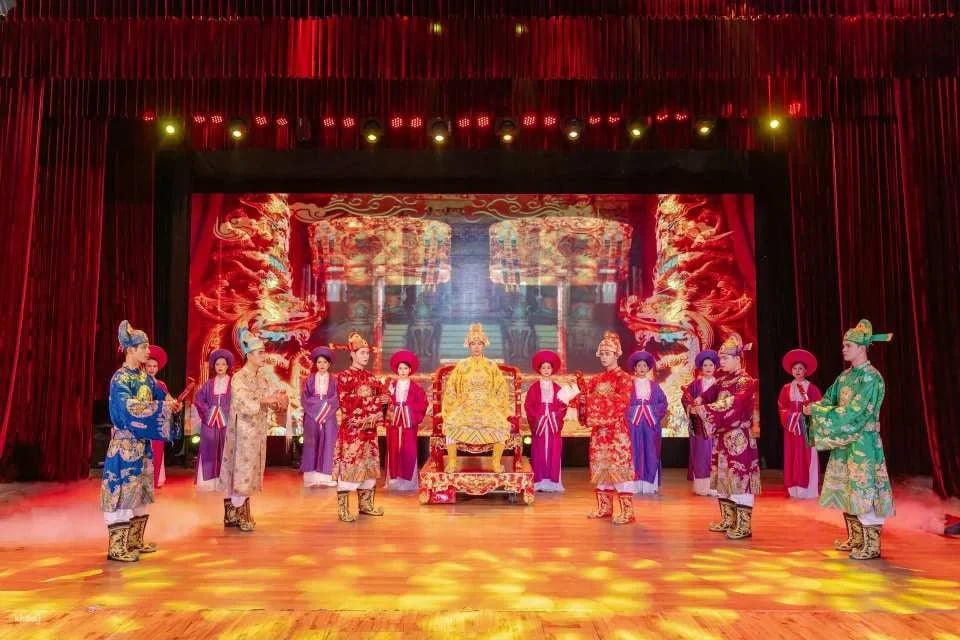 Da Nang: Ao Dai Show