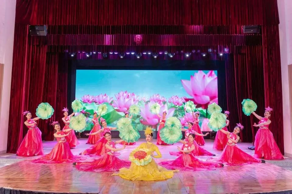 Da Nang: Ao Dai Show