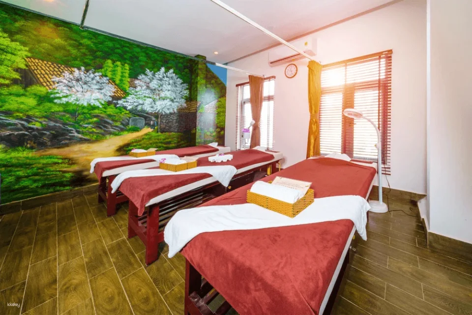 [5% off] Experience Massage in Herbal Spa Da Nang (Natural Essential Oil Therapy + Complimentary Drinks (Tea, Fruit & Snacks)