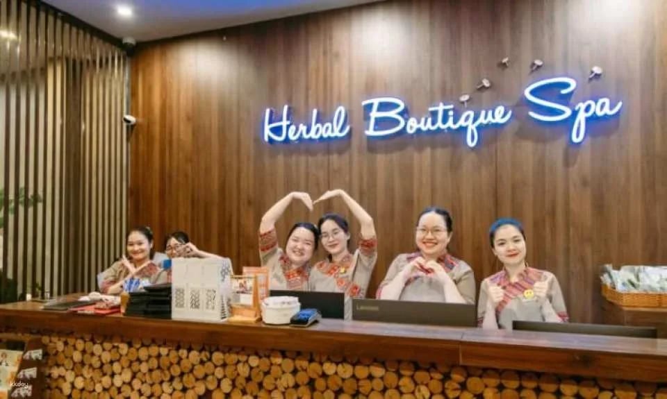 [5% off] Experience Massage in Herbal Spa Da Nang (Natural Essential Oil Therapy + Complimentary Drinks (Tea, Fruit & Snacks)