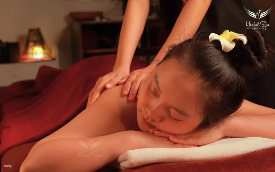 [5% off] Experience Massage in Herbal Spa Da Nang (Natural Essential Oil Therapy + Complimentary Drinks (Tea, Fruit & Snacks)