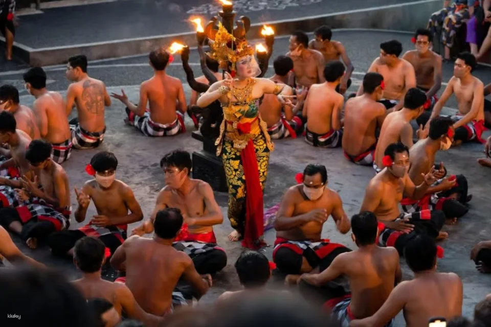 Uluwatu Sunset Experience & Kecak Fire Dance with Hotel Transfer (573866)
