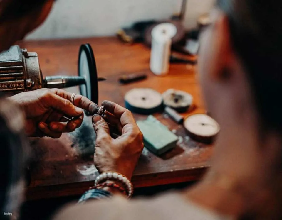 Bali: Silver Class Jewelry Workshop in Ubud