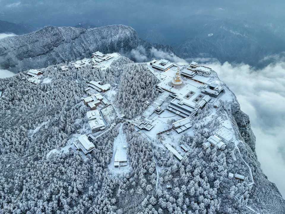 中國四川|峨眉山風景區門票 （中國四大佛教名山之一/索道觀光車組合票）