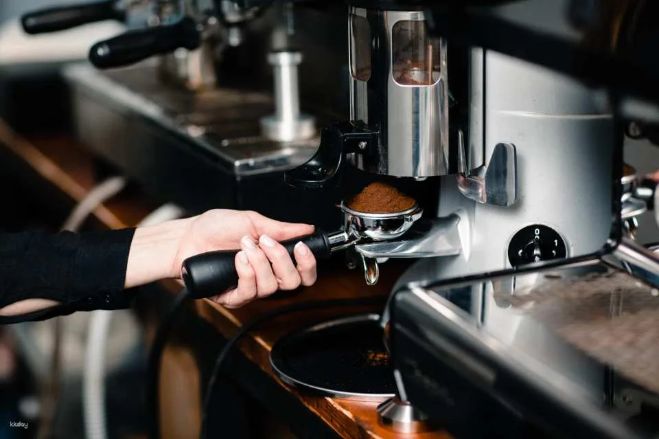 Hanoi Specialty Coffee Workshop: Espresso, Pour-over & Latte Art with Hands-On Barista Training