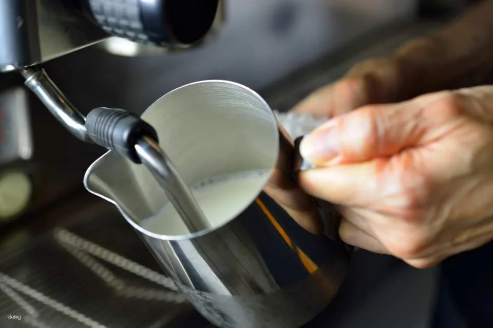 Hanoi Specialty Coffee Workshop: Espresso, Pour-over & Latte Art with Hands-On Barista Training