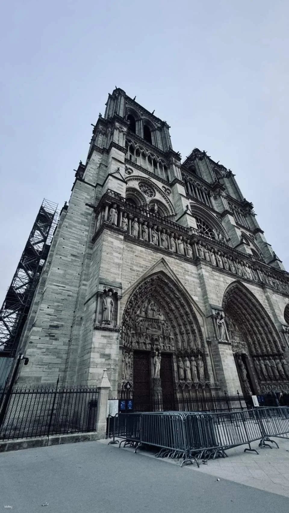 Notre Dame Cathedral Paris Interior Guided Tour with Licensed Guide