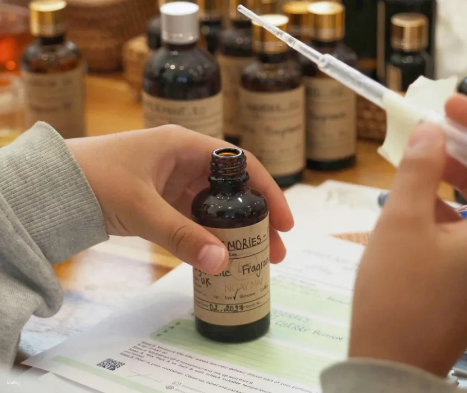 Da Nang | Perfume-Making Workshop with Local Instructor