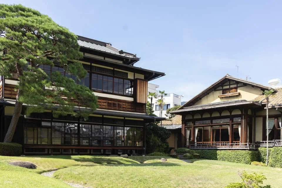 Admission ticket to Kiunkaku (with souvenir) | Choice of Japanese-style tea room surrounded by lush greenery (Atami City, Shizuoka Prefecture - Cultural Heritage Building) (575038)