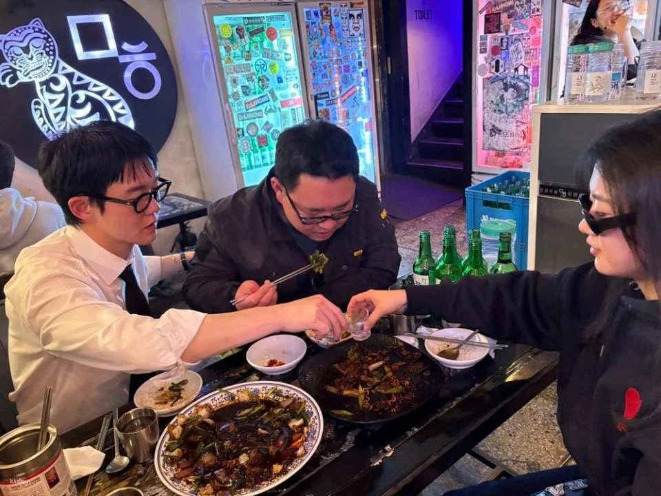 [SEOUL] Korean after-work culture experience (Enjoying K-BBQ & KARAOKE)