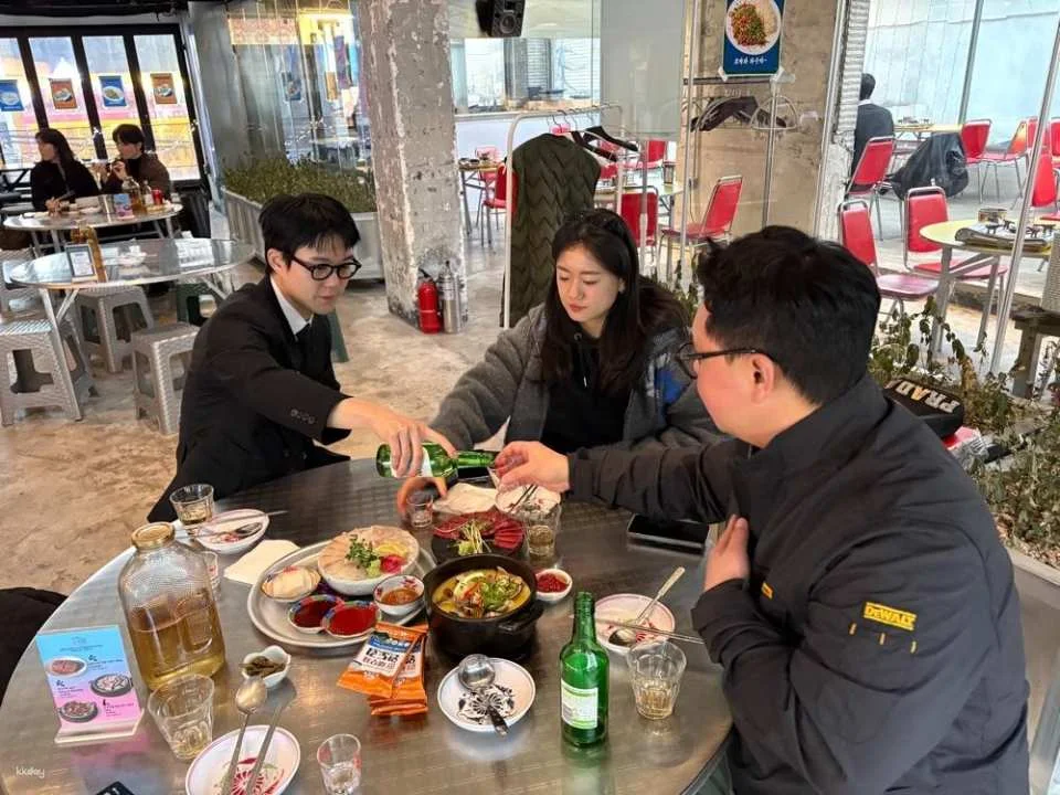 [SEOUL] Korean after-work culture experience (Enjoying K-BBQ & KARAOKE)