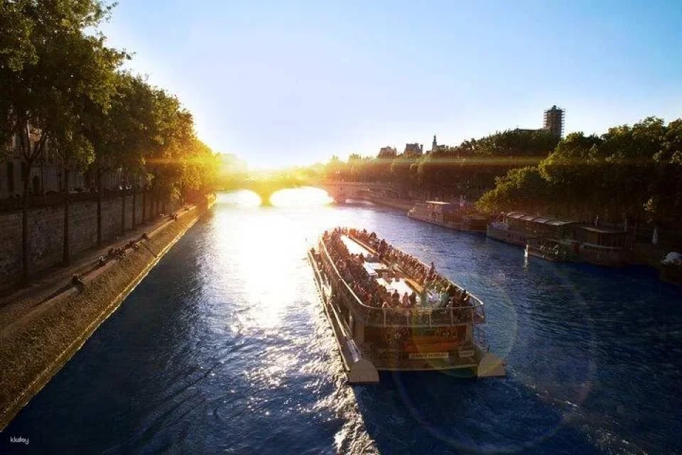 Paris City Tour by Seine River Cruise