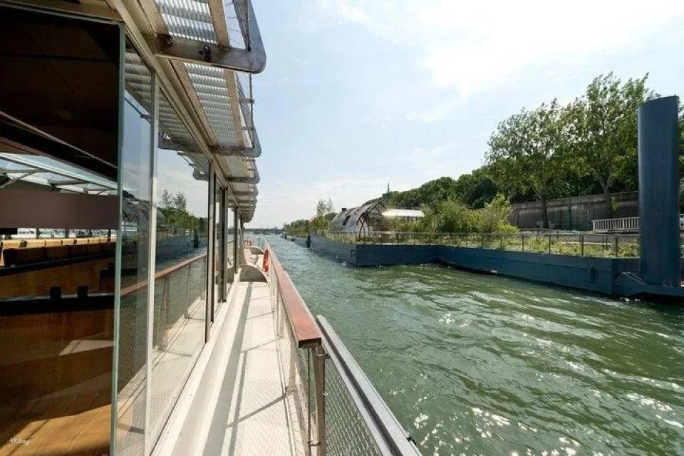 Paris City Tour by Seine River Cruise