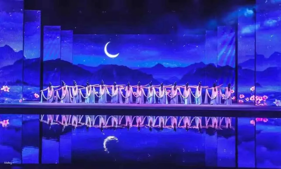 "Jiuzhaigou Eternal Love" Tibetan and Qiang Song and Dance Performance