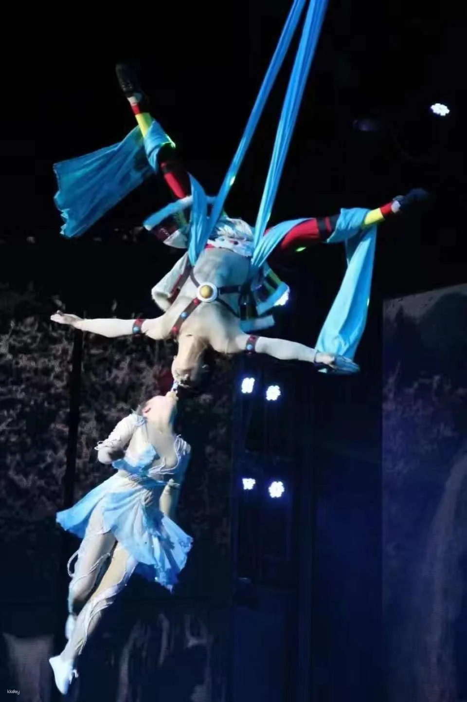"Jiuzhaigou Eternal Love" Tibetan and Qiang Song and Dance Performance