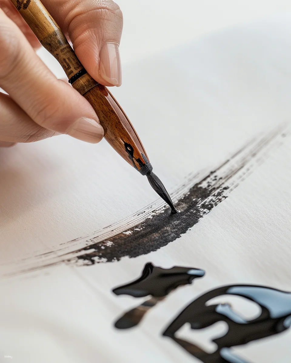 Korean Fan Painting & Calligraphy Class in Hongdae Seoul | Write Your Name in Hangeul | Traditional Tea Included | Max 4 Guests