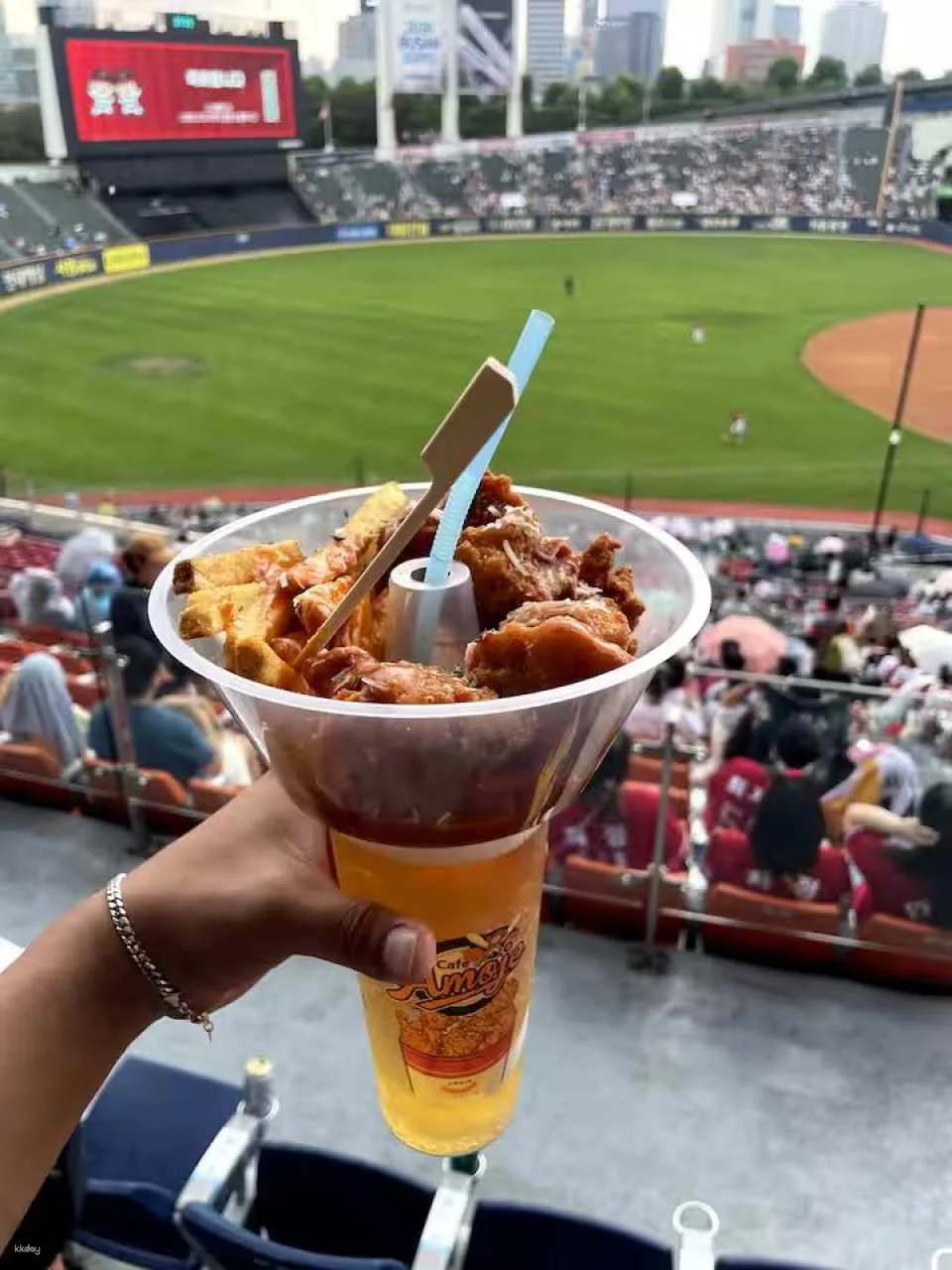 Seoul: Watching Baseball Game with a local and Pre-Game Meal
