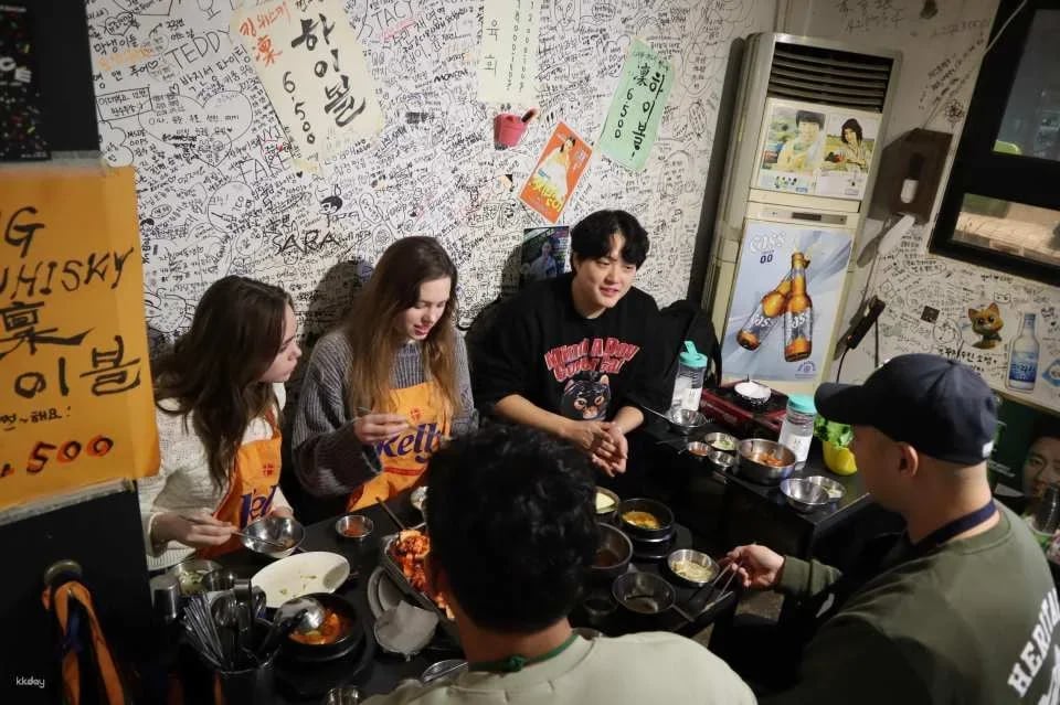 Seoul: Watching Baseball Game with a local and Pre-Game Meal