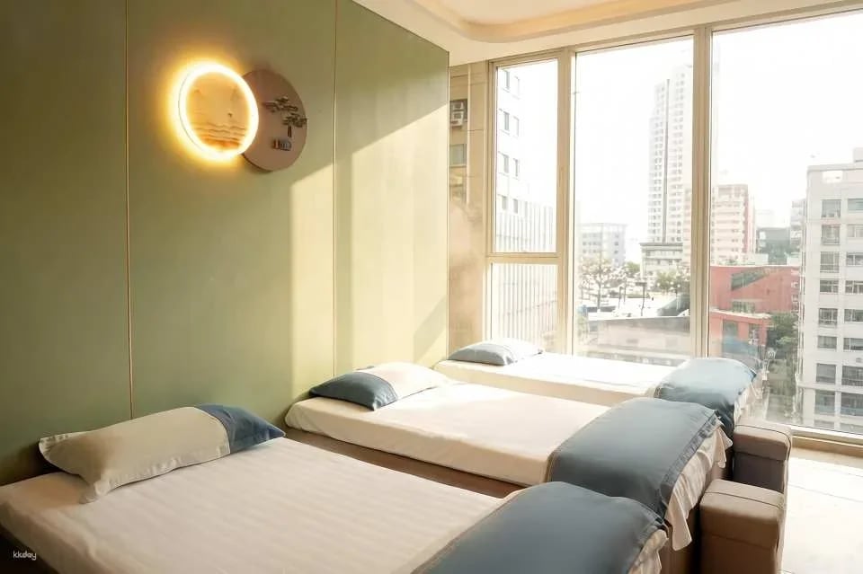 Chongqing Bashan Erjiang Massage (Traditional Chinese Medicine Foot Therapy Experience)