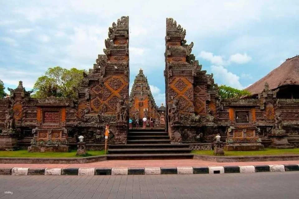 Bali Batik Workshop, Batuan temple & Waterfall Tour | Private Tour