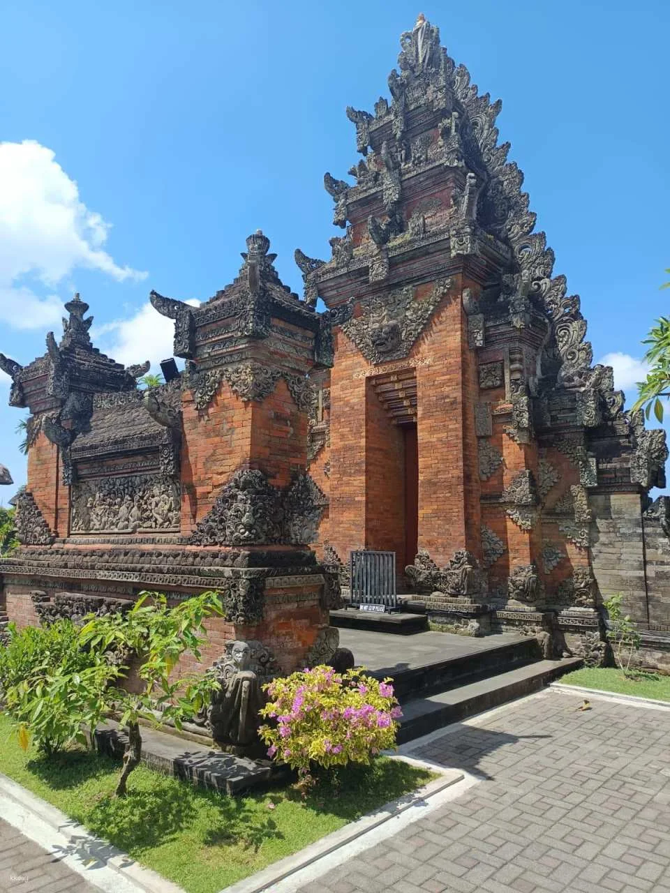 Bali Batik Workshop, Batuan temple & Waterfall Tour | Private Tour