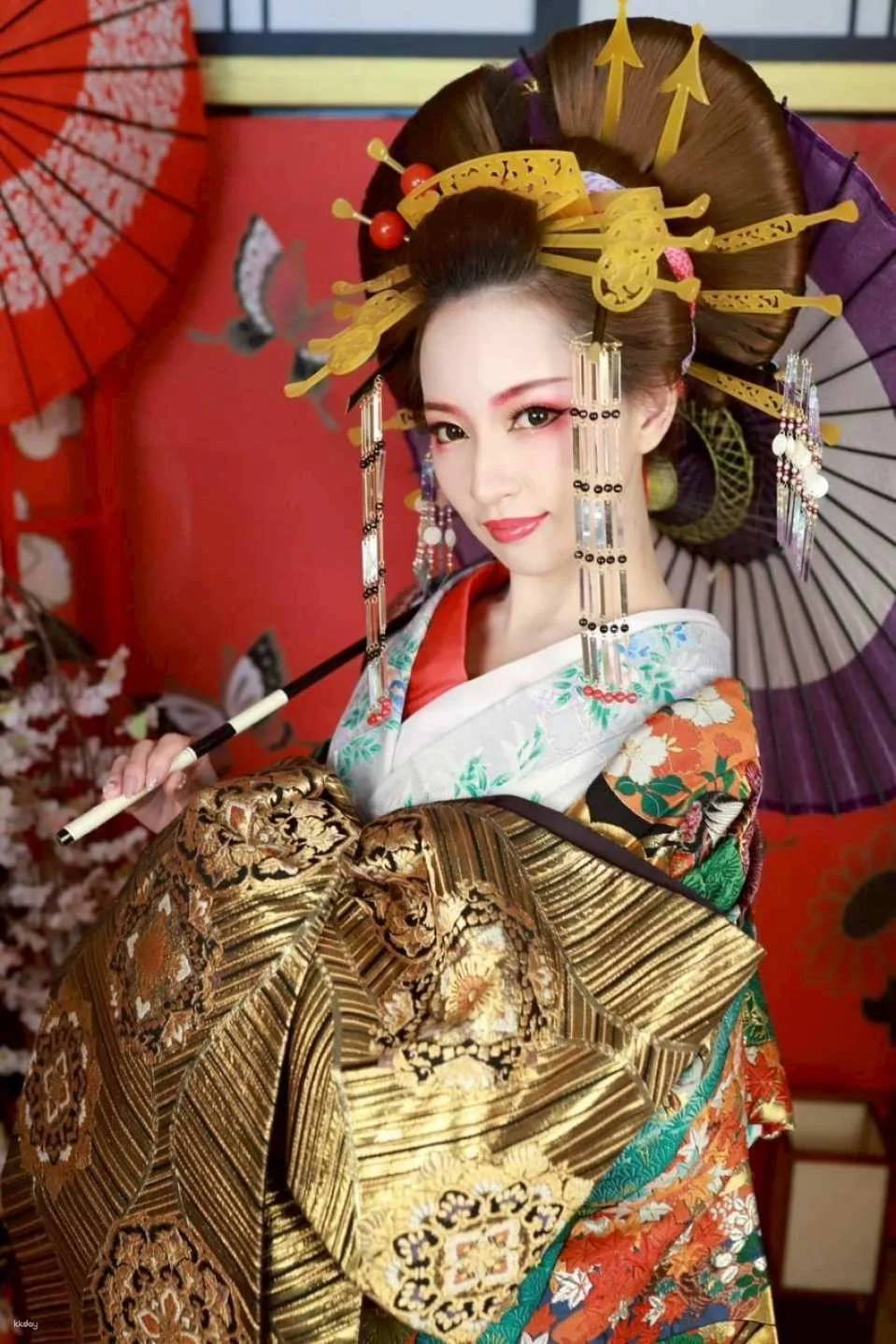 A photo shoot experience transforming into a courtesan in Nakasu, Fukuoka, Japan | Courtesan / Courtesan x Samurai / Boat tour