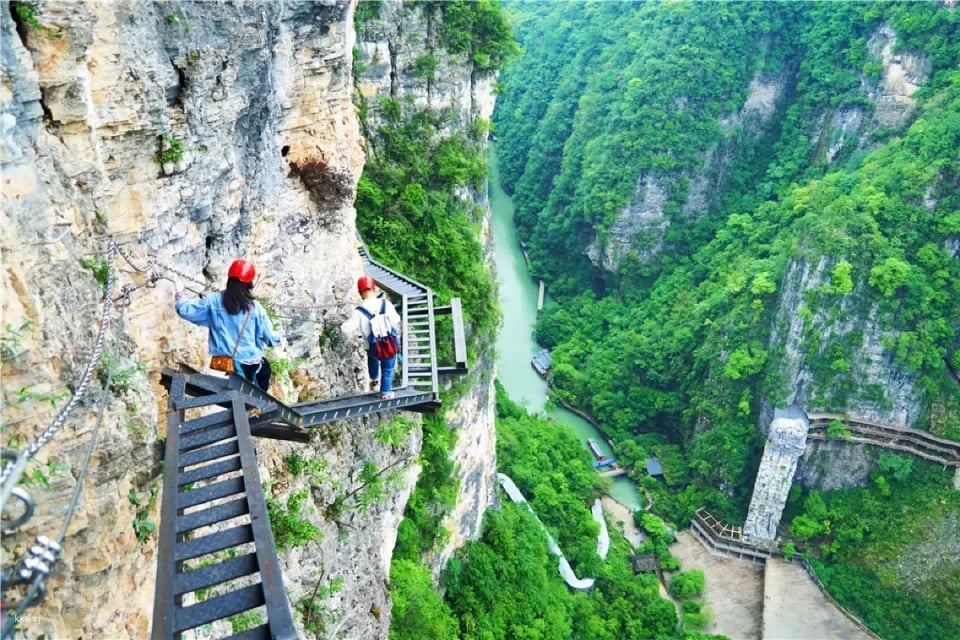 Zhangjiajie Grand Canyon (Yuntiandu Glass Bridge)