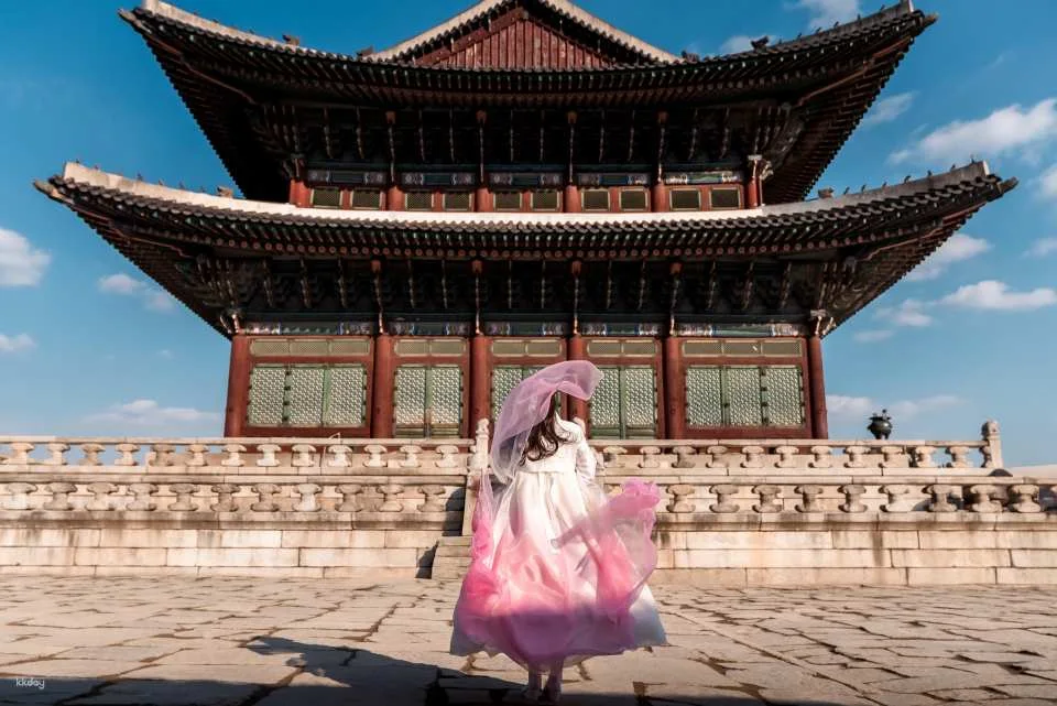 Gyeongbokgung Palace Photo & Vertical Video Service (579312)