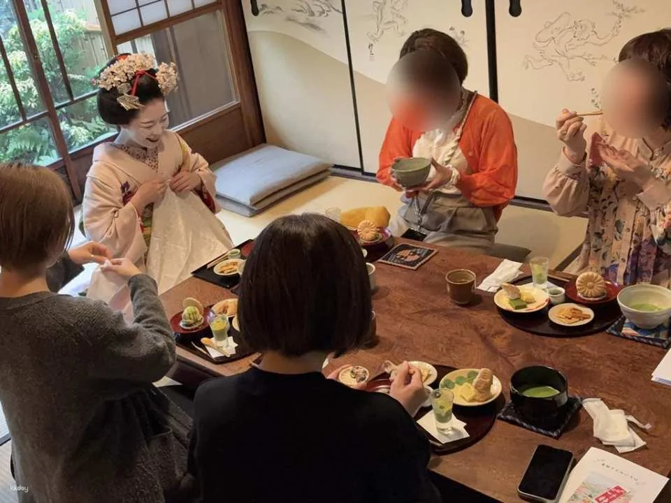 [Kyoto] Gion Maiko Close-up Interaction Experience | Dance Performances, Games, and Wagashi Culture