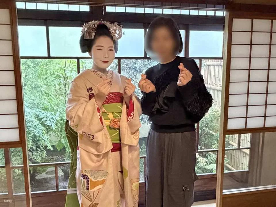 [Kyoto] Gion Maiko Close-up Interaction Experience | Dance Performances, Games, and Wagashi Culture