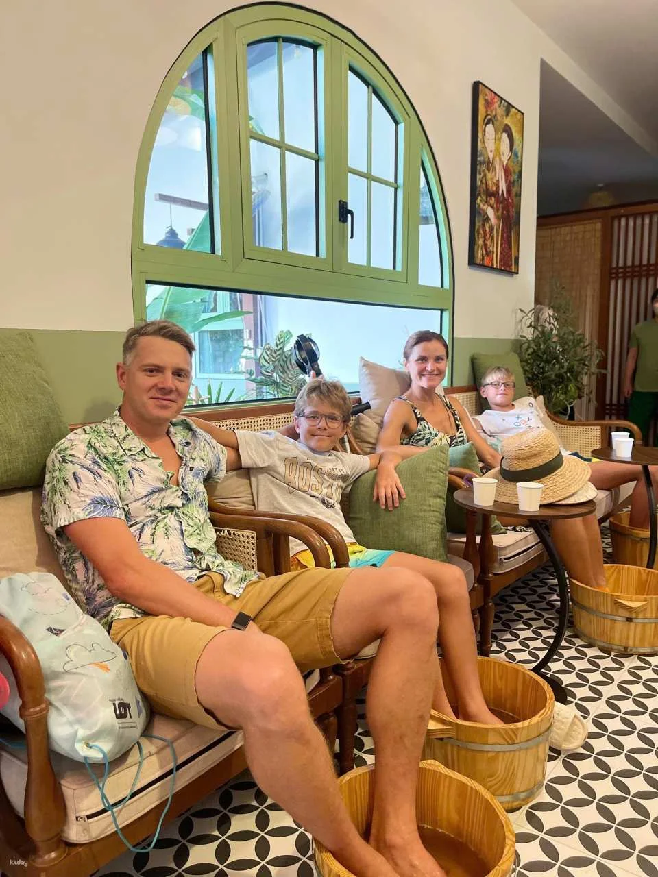 COMBO VIP | Phu Quoc Hidden Herbal Rẹjuvenation Package Body Masage + Facial ( Free for Shampoo)