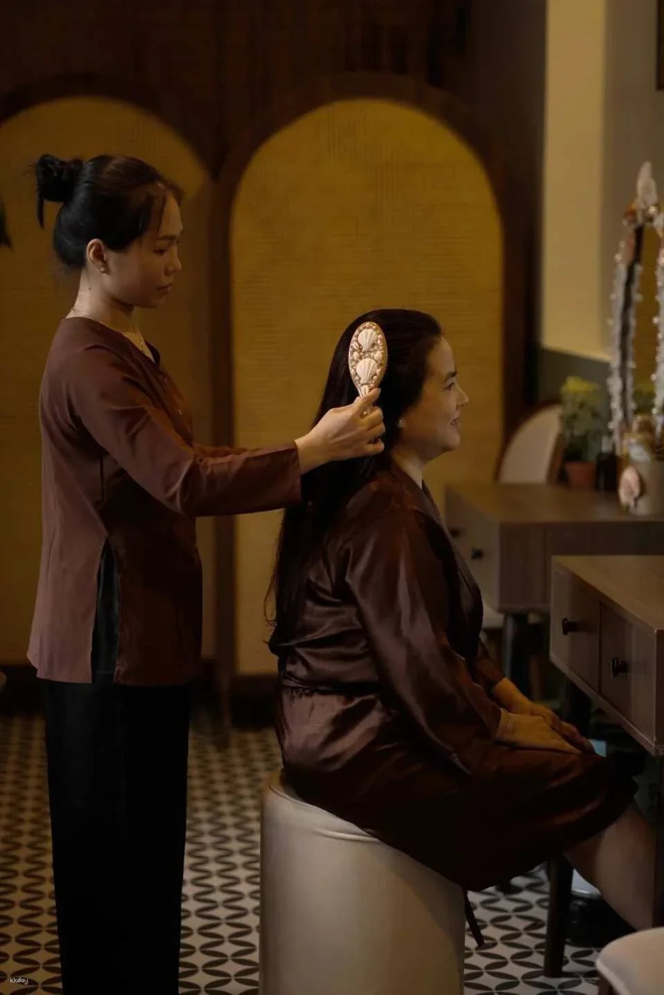 Phu Quoc Vietnamese Herbal Shampoo and Head Massage Experience 30/75 Mins