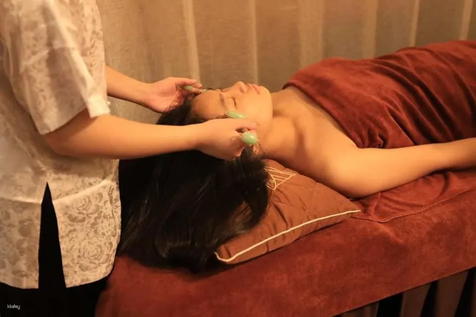 Phu Quoc Vietnamese Herbal Shampoo and Head Massage Experience 30/75 Mins