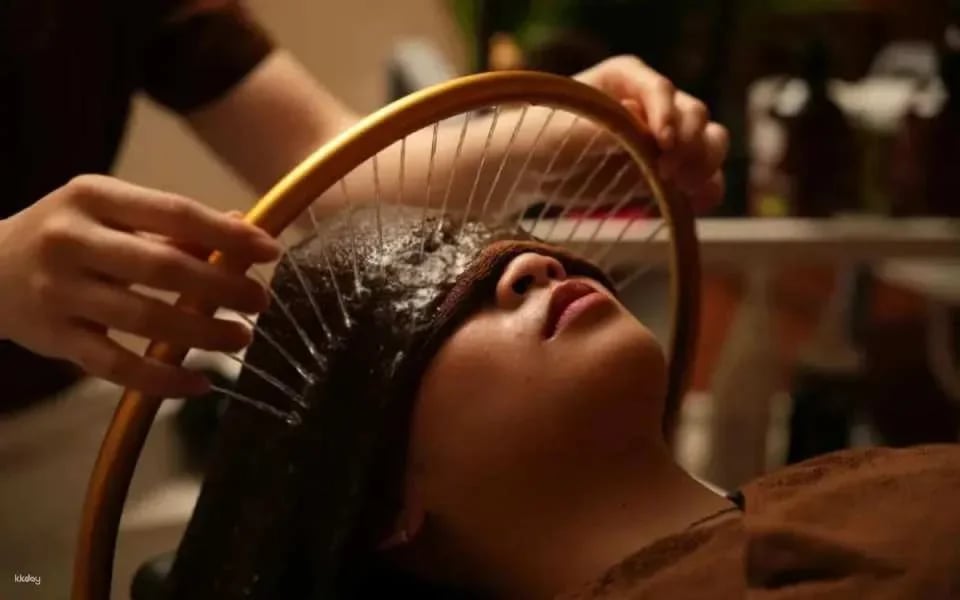 Experience massage at Herbal Spa - Da Nang Branch 1 | Natural Essential Oil Therapy + Complimentary Drinks (Tea, Fruit & Snacks)