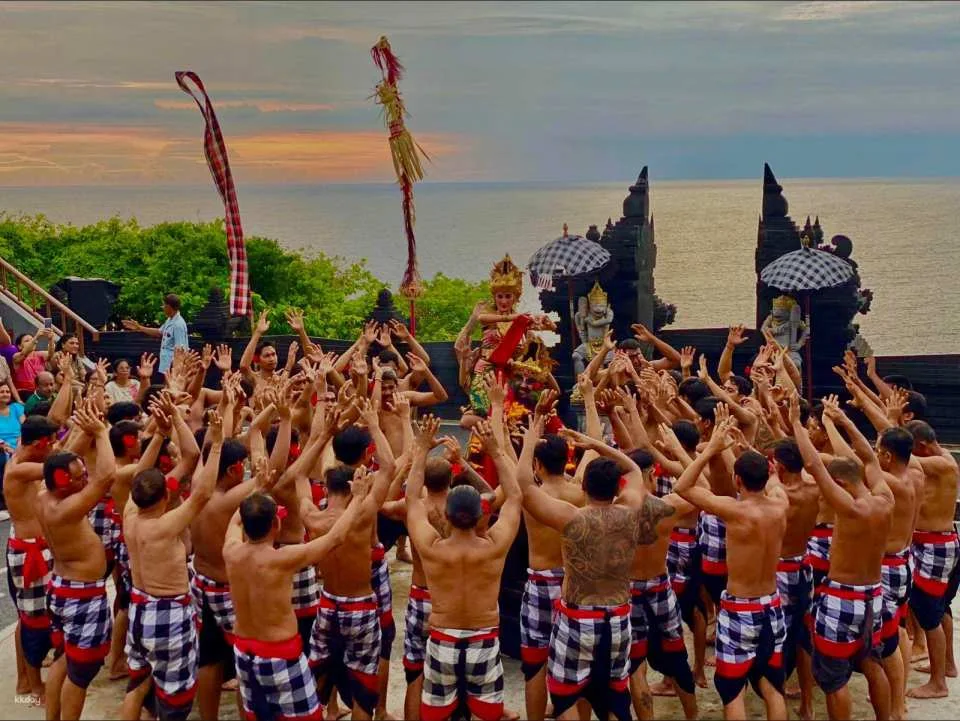 Bali: Uluwatu Kecak Fire Dance Show Experience