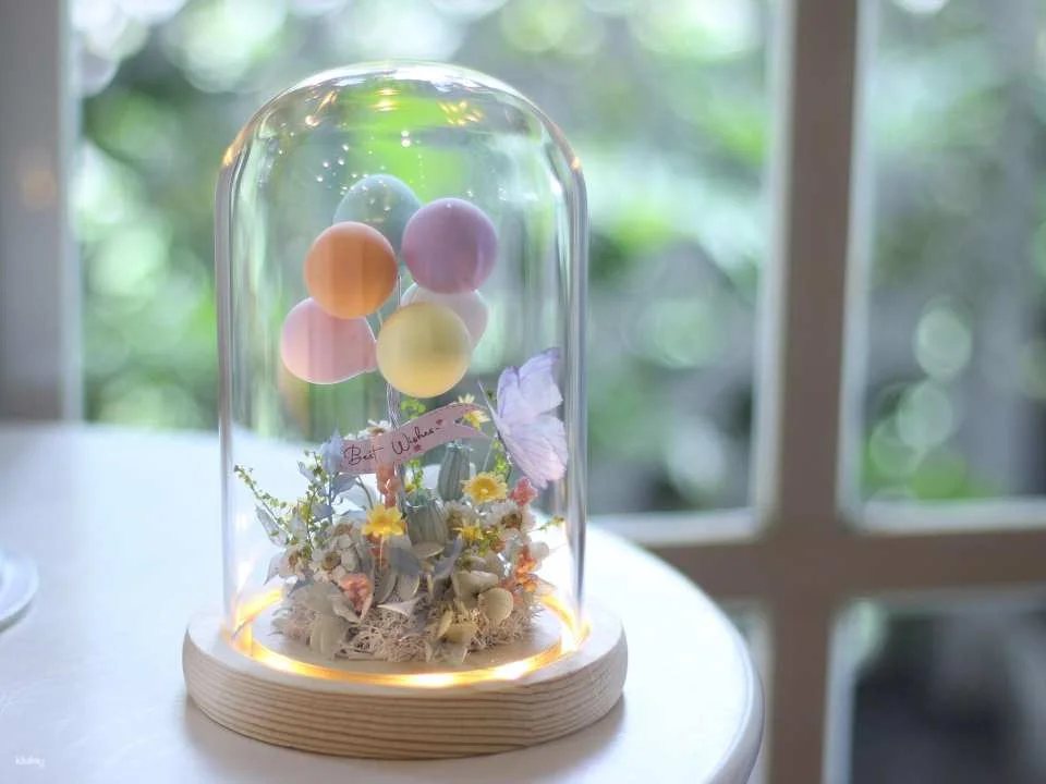 Taichung Handmade Experiences | Flower and Plant Games | Everlasting Flower Glass Dome Experience Course