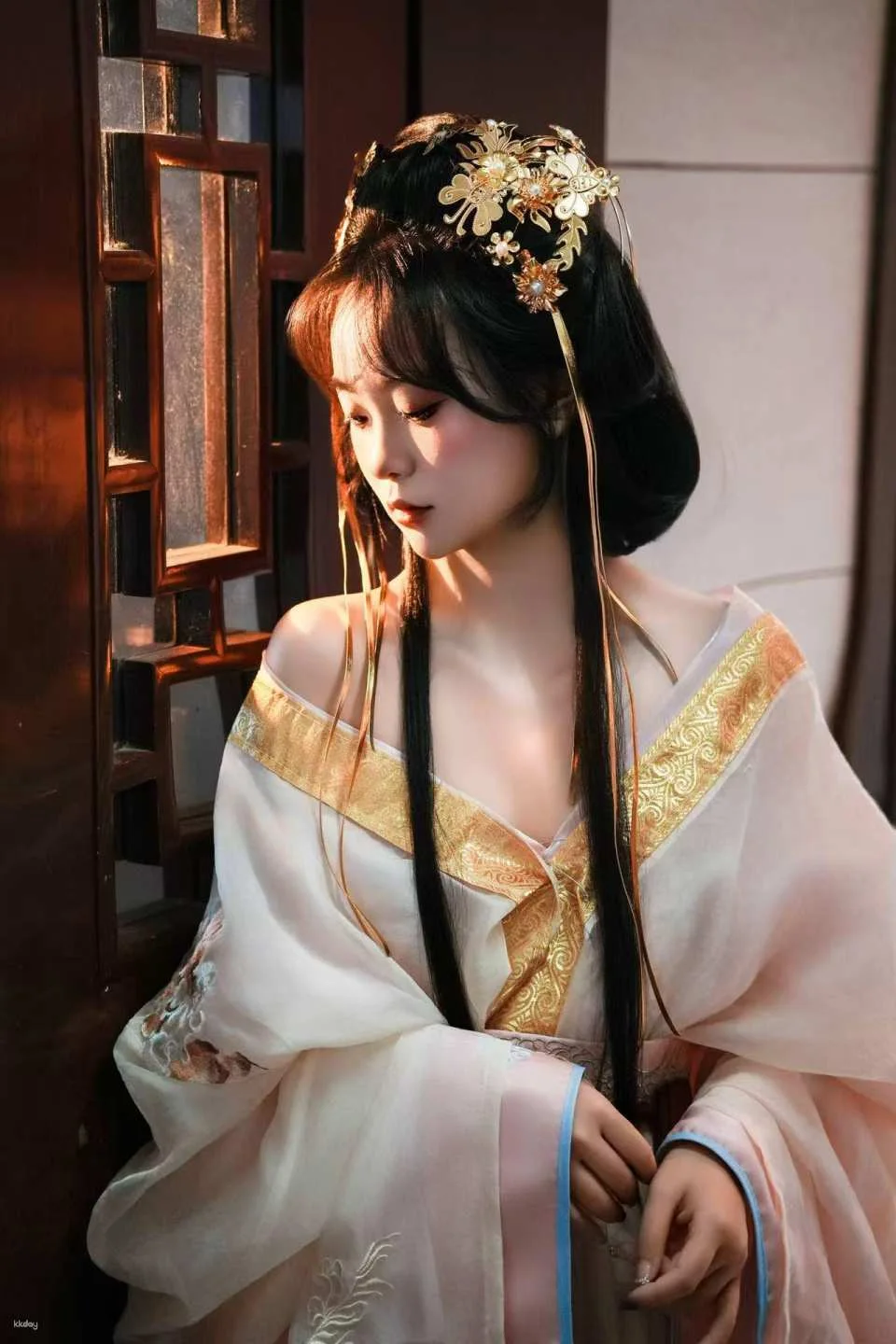 Hanfu rental + professional photography experience in Hongyadong, Chongqing
