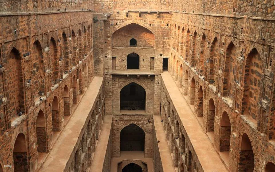 8-Day Golden Triangle Tour with Pushkar from Delhi