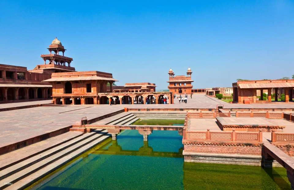 9-Day Golden Triangle Tour with Varanasi and Local Guide Service