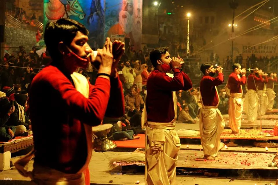 9-Day Golden Triangle Tour with Varanasi and Local Guide Service