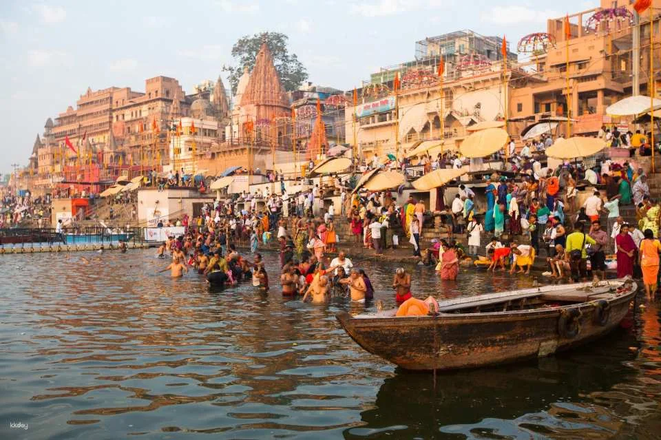 9-Day Golden Triangle Tour with Varanasi and Local Guide Service