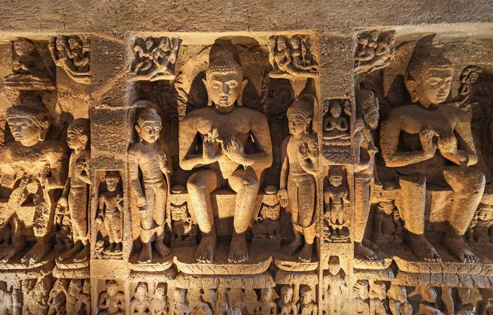 Discover Ajanta & Ellora Caves with 2 - Day Guided Tour from Aurangabad. (582042)